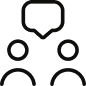 Einfaches schwarzes Symbol, das drei Personen mit einer Sprechblase über der mittleren Figur zeigt und Gruppenkommunikation oder Diskussionen symbolisiert - ideal zur Veranschaulichung von Teamarbeit oder Meetings bei Brandschutz Dorsten.